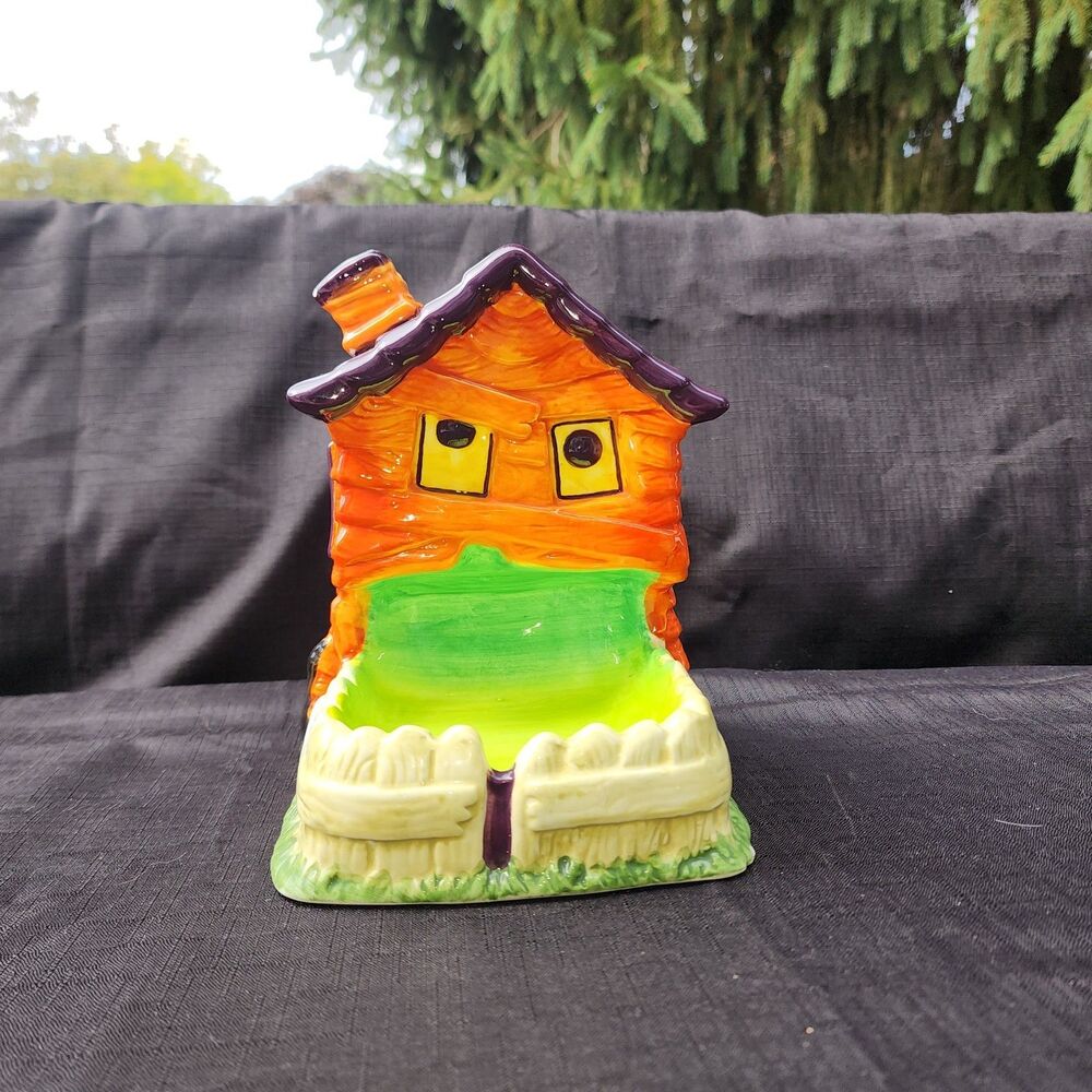 Designpac Halloween Ceramic Haunted House w/black cat Treat Candy Holder